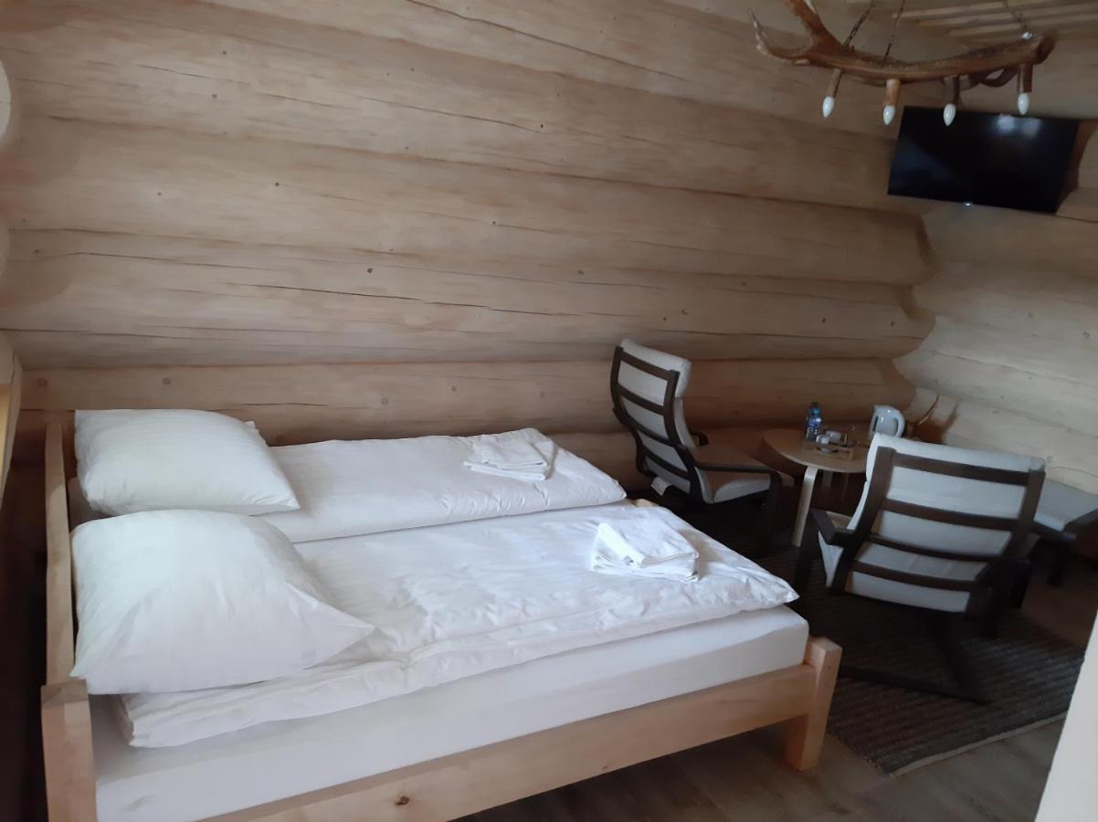 Hotel Pod Koziorozcami à Trzebiechow Extérieur photo
